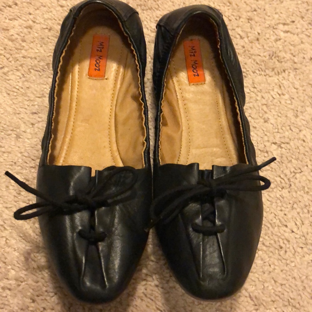 Mix Mooz “Beatrix” black leather flats